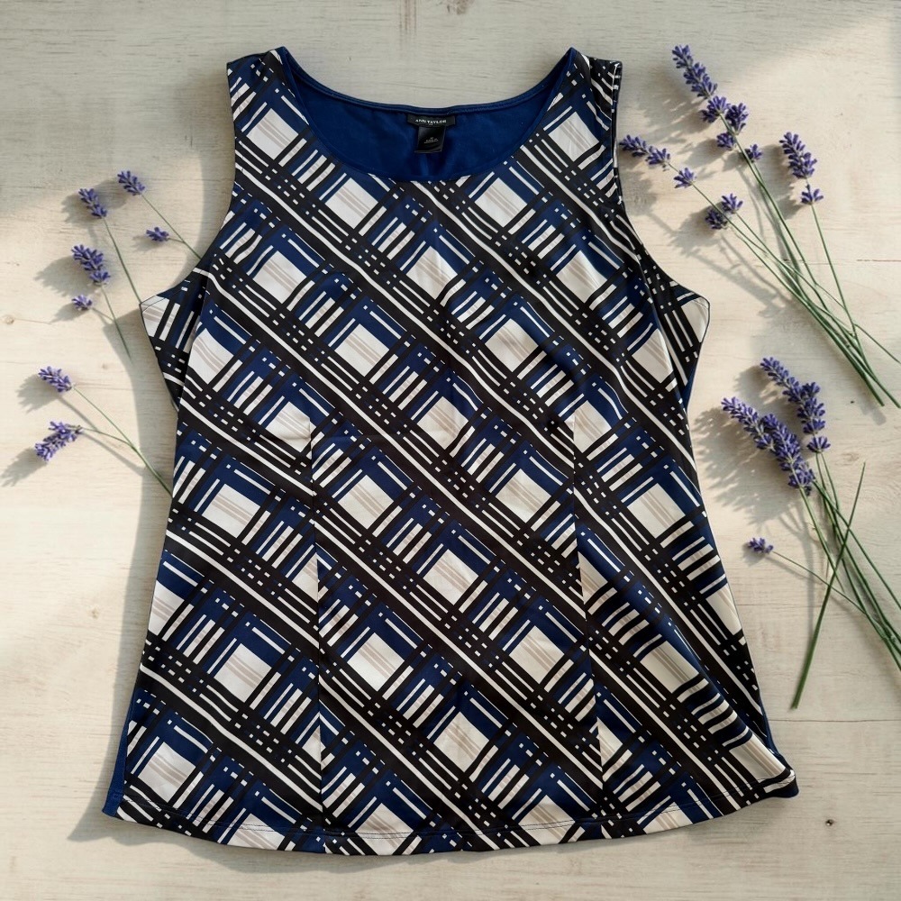 Geometric Plaid Sleeveless Knit Top Navy Blue White Womens Medium Ann Taylor